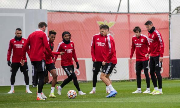 Equipa no Benfica Campus