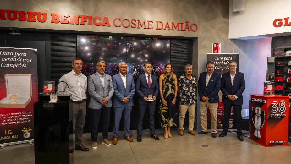 Kandaurov, Diamantino Miranda, Luís Mendes, Andreia Jerónimo, Zé Henrique, Toni e Álvaro Magalhães