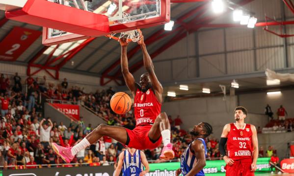 One of Eduardo Francisco&#39;s dunks