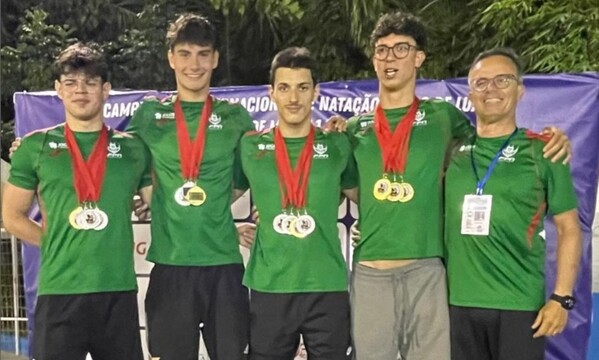 Tom&#225;s Janu&#225;rio e Pedro Bonniz no p&#243;dio