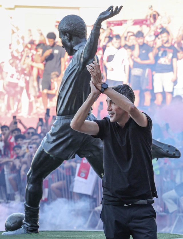 Chegada autocarro Benfica Eusébio Cup