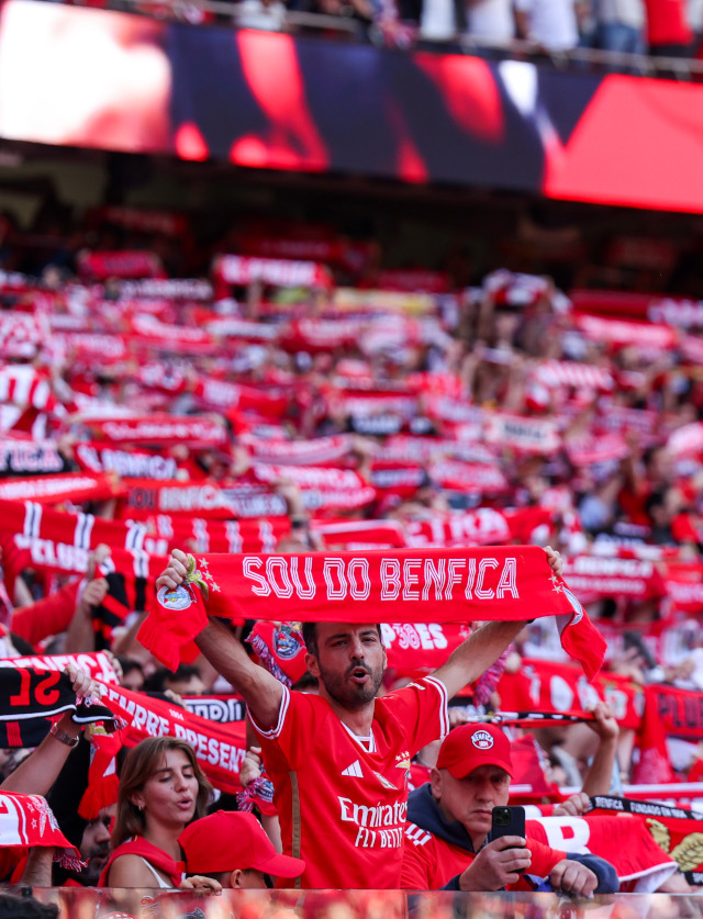Supporters de Benfica &#224; l&#39;Est&#225;dio da Luz