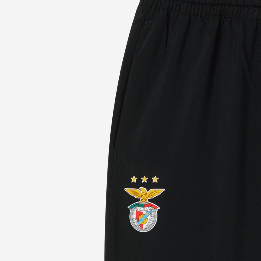 Calças Pretas Adidas com Emblema do Sport Lisboa e Benfica